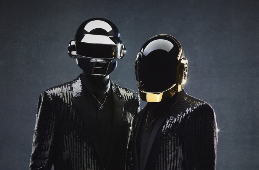 El dúo legendario de música electrónica Daft Punk está de regreso en el álbum “Random Access Memories”, trayendo consigo demos nunca antes escuchadas y música inédita.