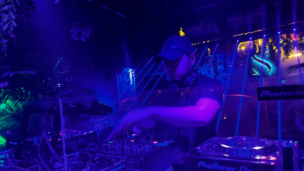 Maxtros libera “Aether”: Su cuarto lanzamiento en el sello italiano Overpressure